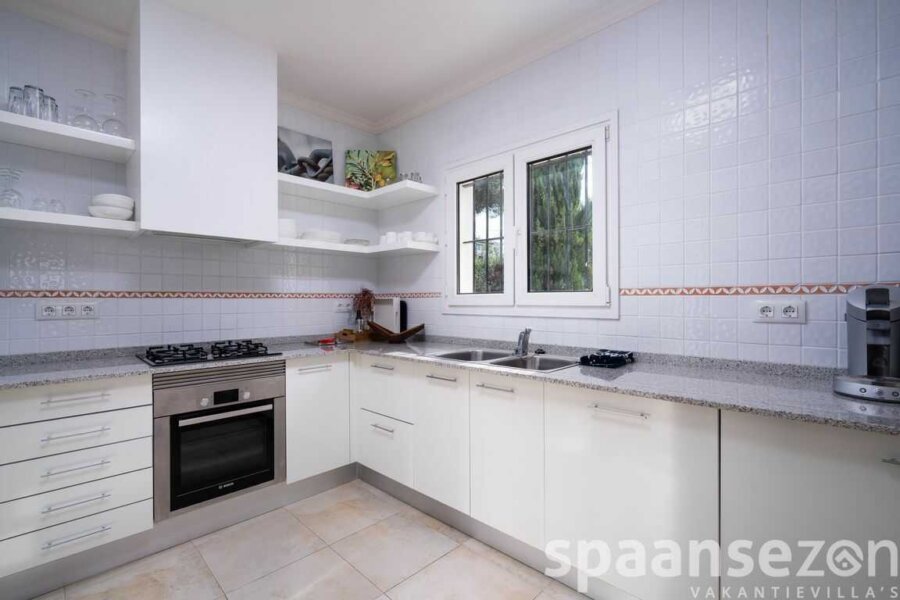 Villa Zara in Moraira has a modern kitchen