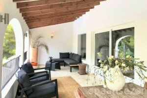 Villa Zara in Moraira has a covered terrace with sea views