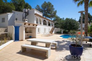 Villa Zara in Moraira has a barbecue in the garden near the pool