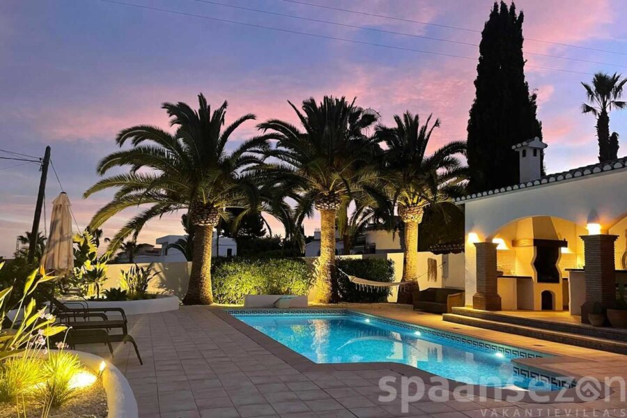 Villa Paraiso in Moraira heeft een prachtige mediterrane tuin