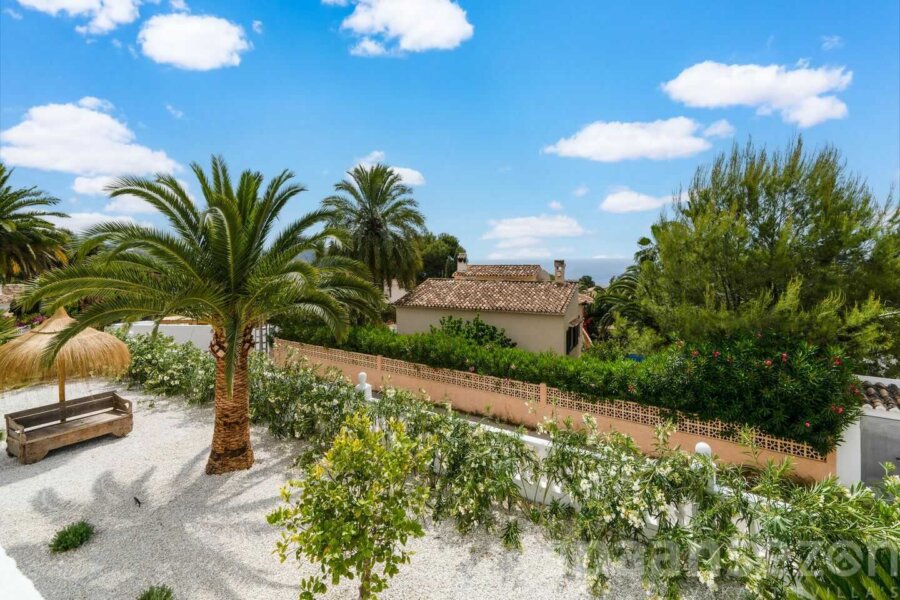 Villa Paraiso in Moraira has sea views from several points