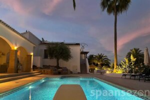 Villa Paraiso in Moraira has a beautiful Mediterranean garden