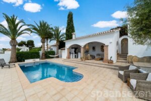 Villa Paraiso in Moraira is a detached villa with 3 bedrooms and a private pool