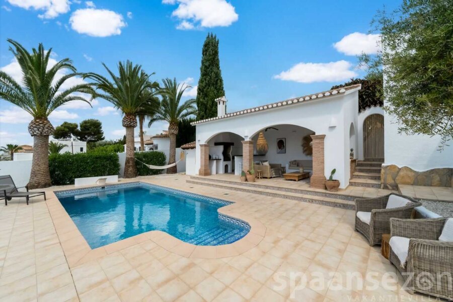 Villa Paraiso in Moraira is a detached villa with 3 bedrooms and a private pool